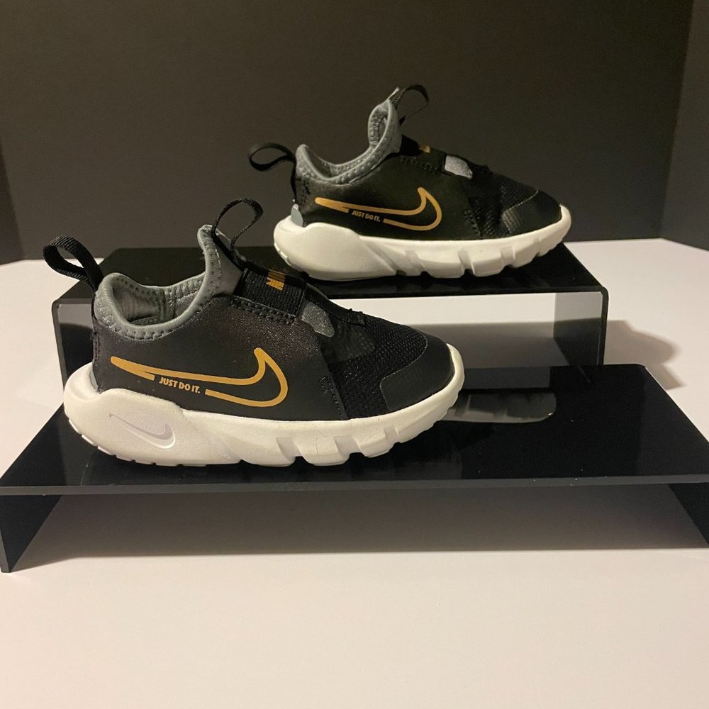 Nike Flex Runner 2, Toddler size 7C, Black, White, Metallic Gold